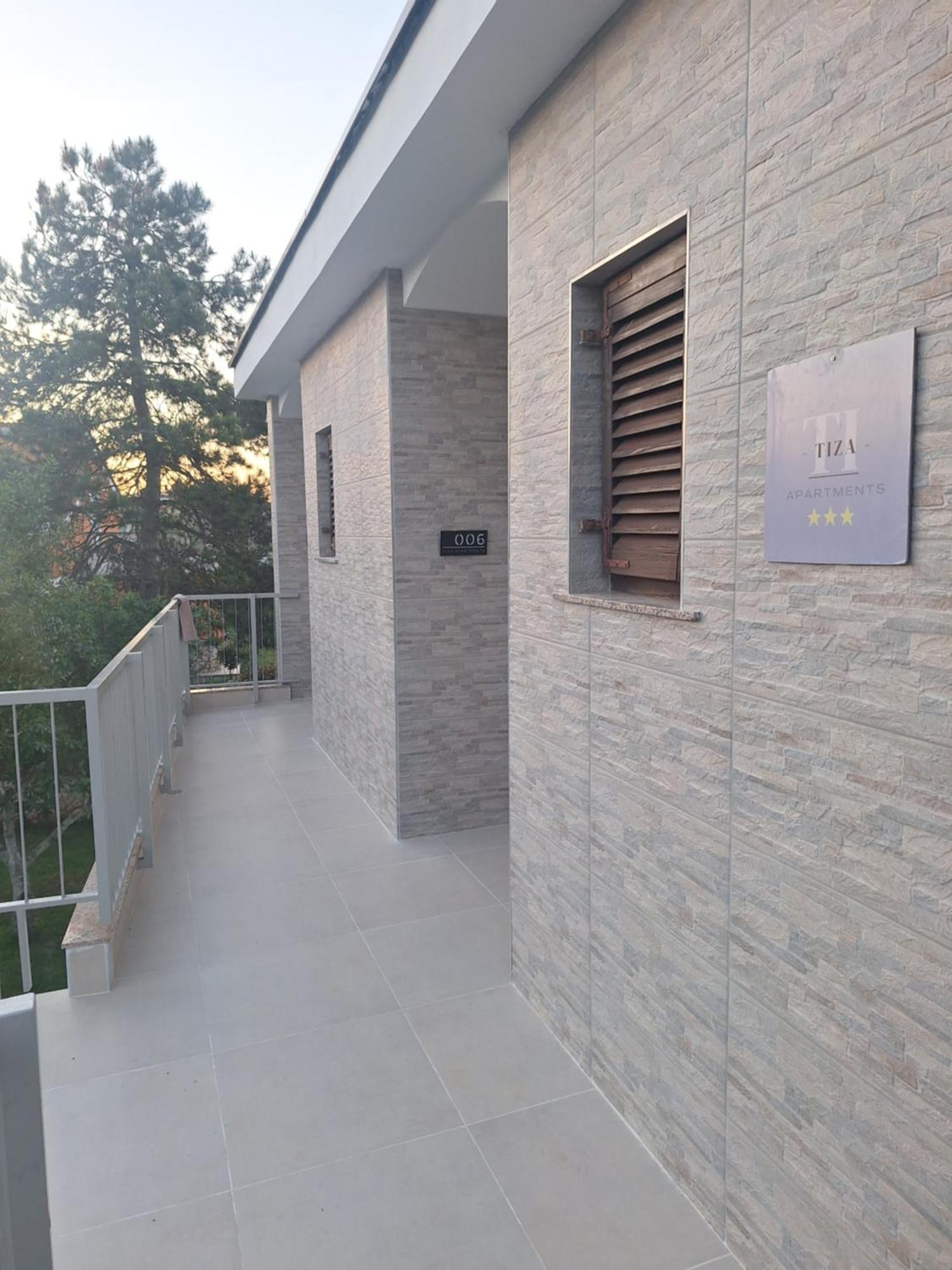 Tiza Apartments Vantacici Bagian luar foto